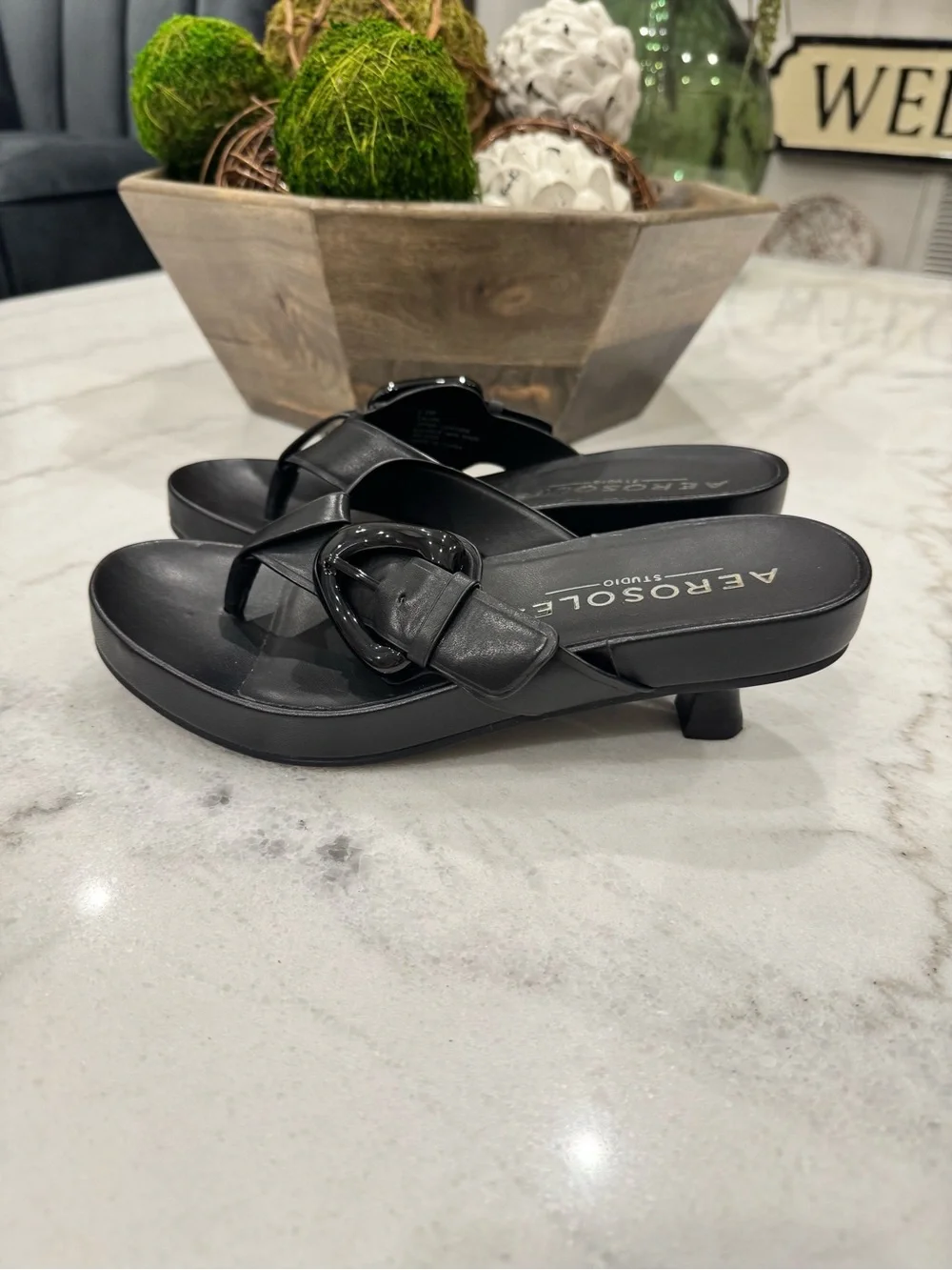 AEROSOLES Black Platform Buckle Thong Sandals